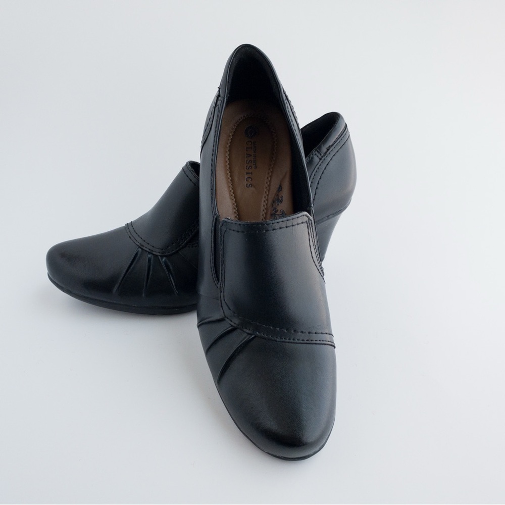 Earth Spirit Black Leather Heeled Slip On Shoes Womens Size 9